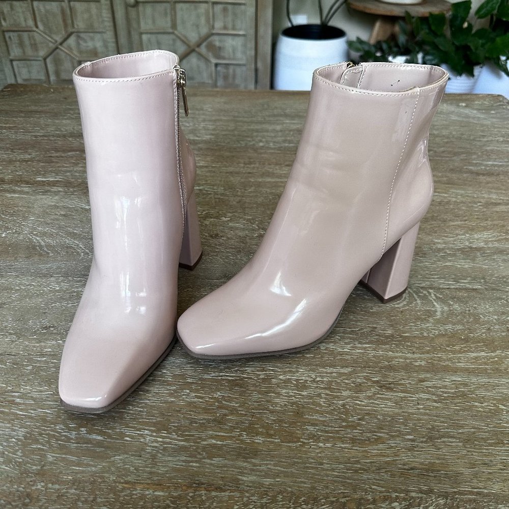 NWOT Jennifer Lopez Josey Patent Nude Booties - 8M
